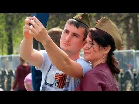 Между мемориалом и концертной площадкой – «Фронтовой привал»