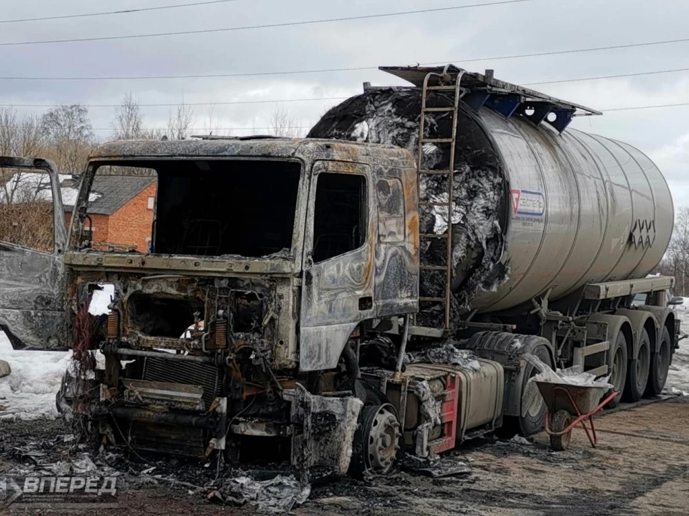 Человек пострадал при возгорании авто в Закубежье