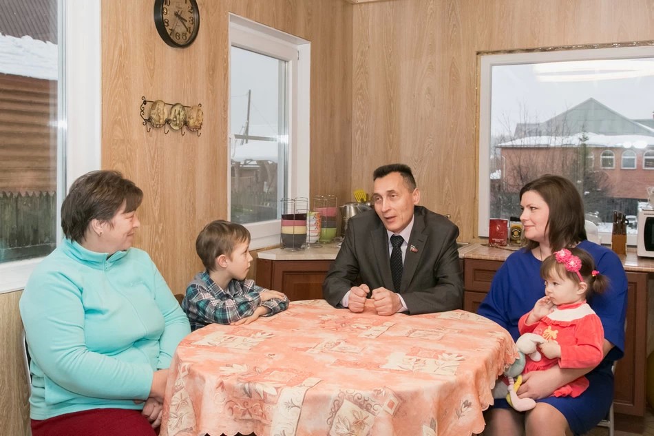 Вся надежда — на многодетных мам