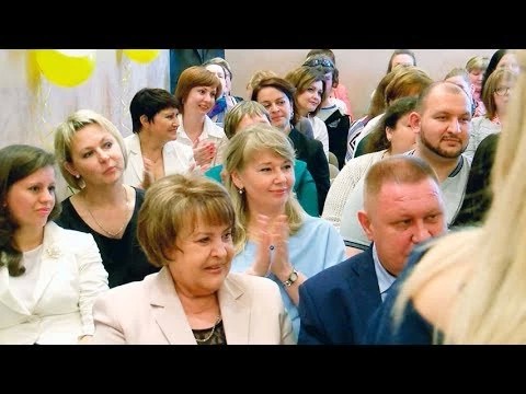 Социальным работникам пожелали нести добро и свет, не перегорая