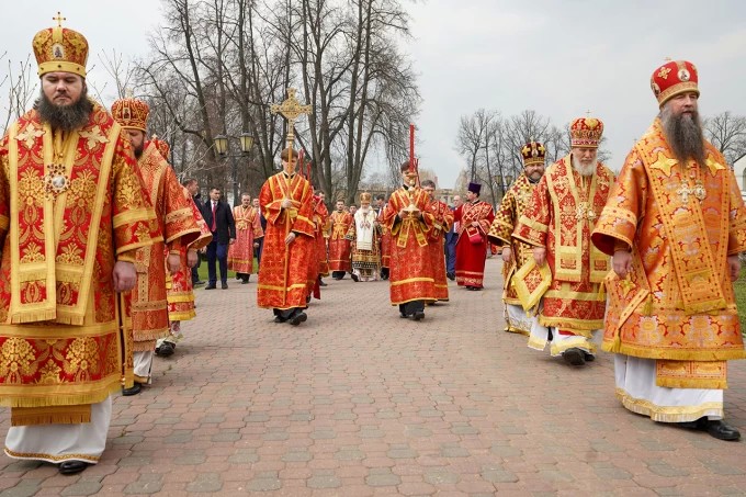 Во вторник Светлой седмицы наместник Лавры сослужил Святейшему Патриарху за Литургией в Николо-Угрешской обители