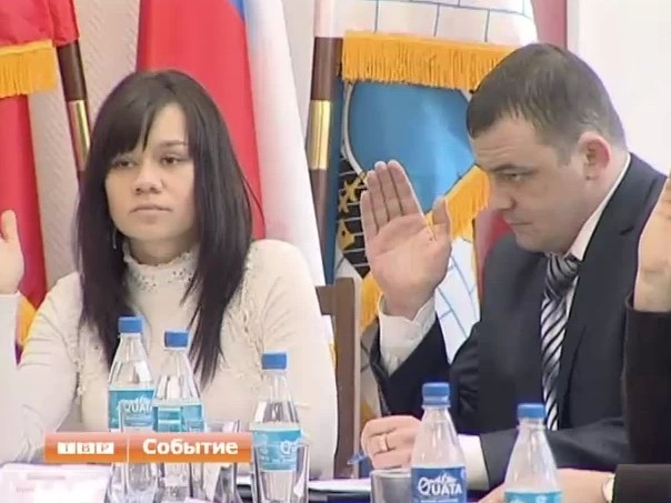Члены молодежного парламента получили удостоверения и завершили формирование комиссий