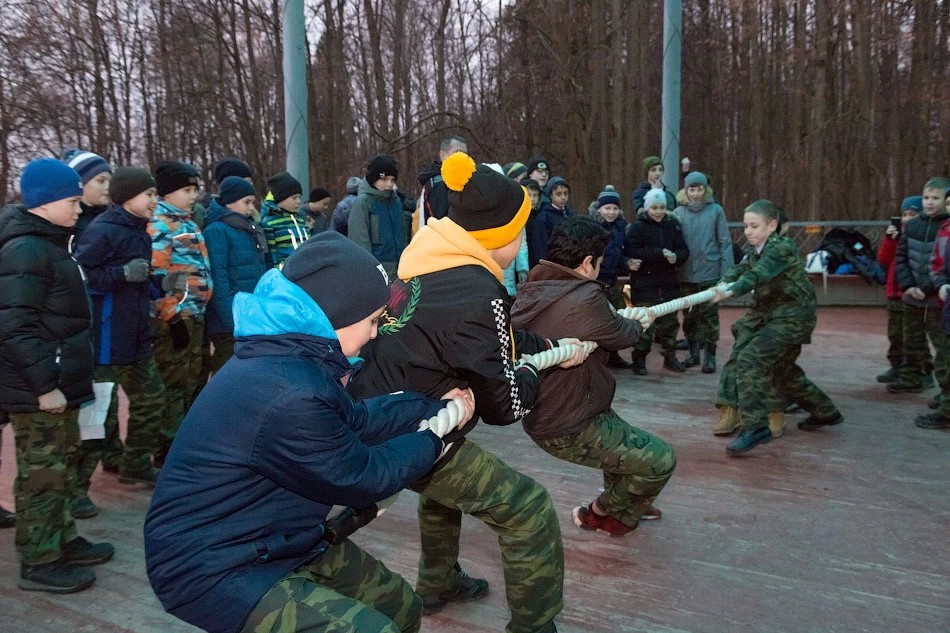 Ходили строем, пели хором