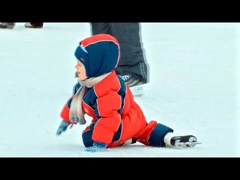 В парке «Скитские пруды» залили каток