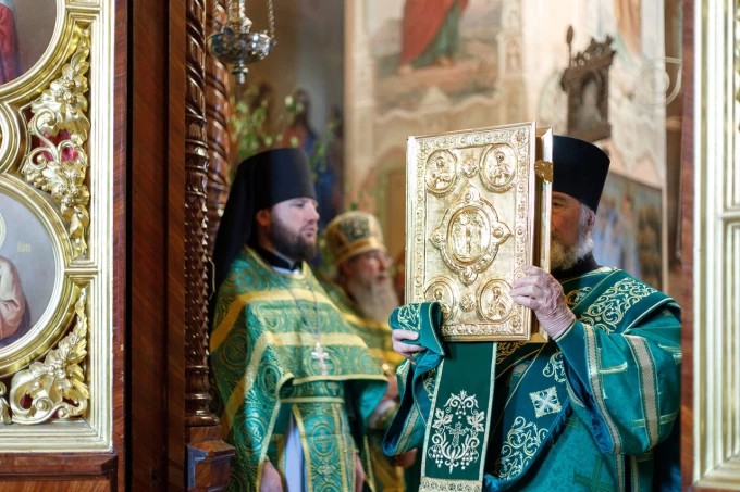 Лавра празднует престольный праздник Духовского храма