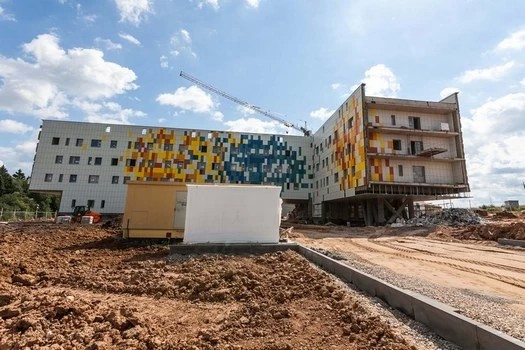 Роддом готовят к монтажу медицинского оборудования