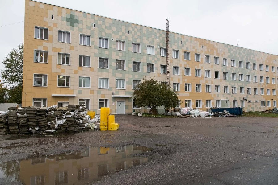 На первом плане — здравоохранение