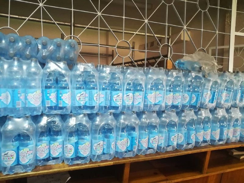В рамках акции «Спасибо врачам» медработникам Сергиево-Посадской районной больницы передали питьевую воду