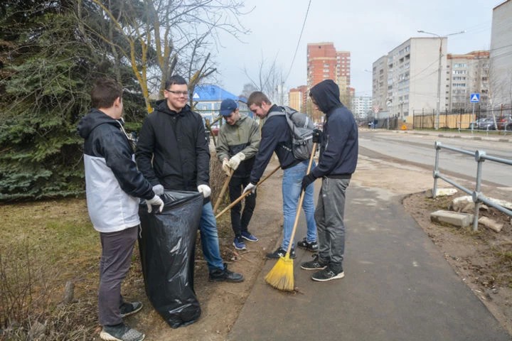 Совместить приятное с полезным: где найти подработку подростку?