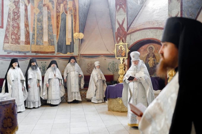 В обители преподобного Сергия молитвенно почтили всех от века усопших православных христиан