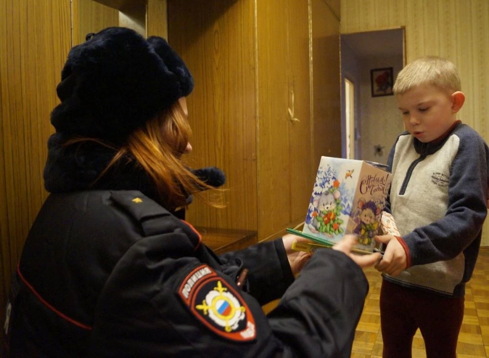Акцию «Полицейский Дед Мороз» провели в Сергиево-Посадском округе