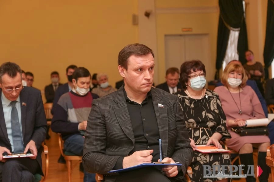 Депутат Госдумы Сергей Пахомов оценил работу администрации округа положительно