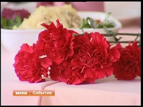 Глава района Владимир Коротков пригласил, угостил и поздравил ветеранов с Днём Победы