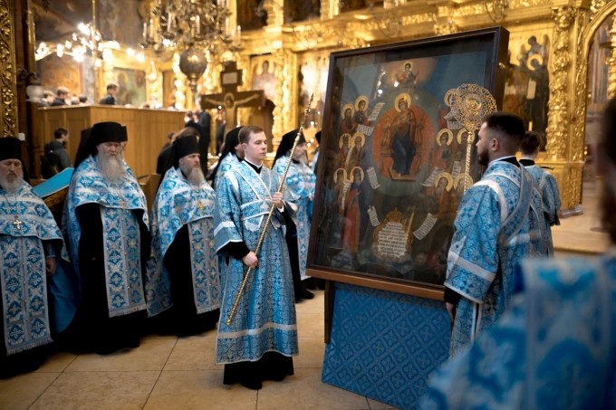 В Свято-Троицкой Сергиевой Лавре встретили праздник Похвалы Богородицы