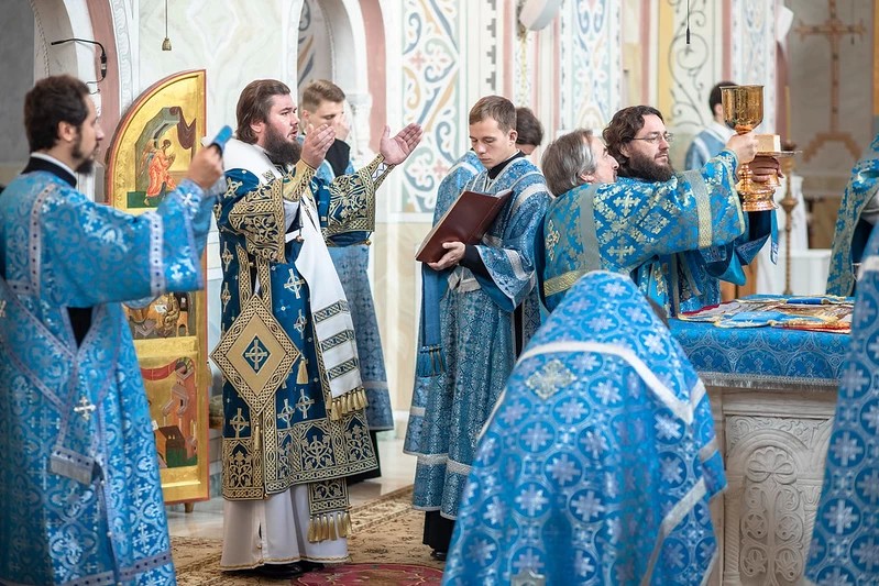 В Хотьковском монастыре встретили престольный праздник Покрова Пресвятой Богородицы