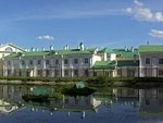 Туристы ценят старину