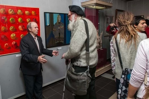 “Осенний салон” хочет быть строже