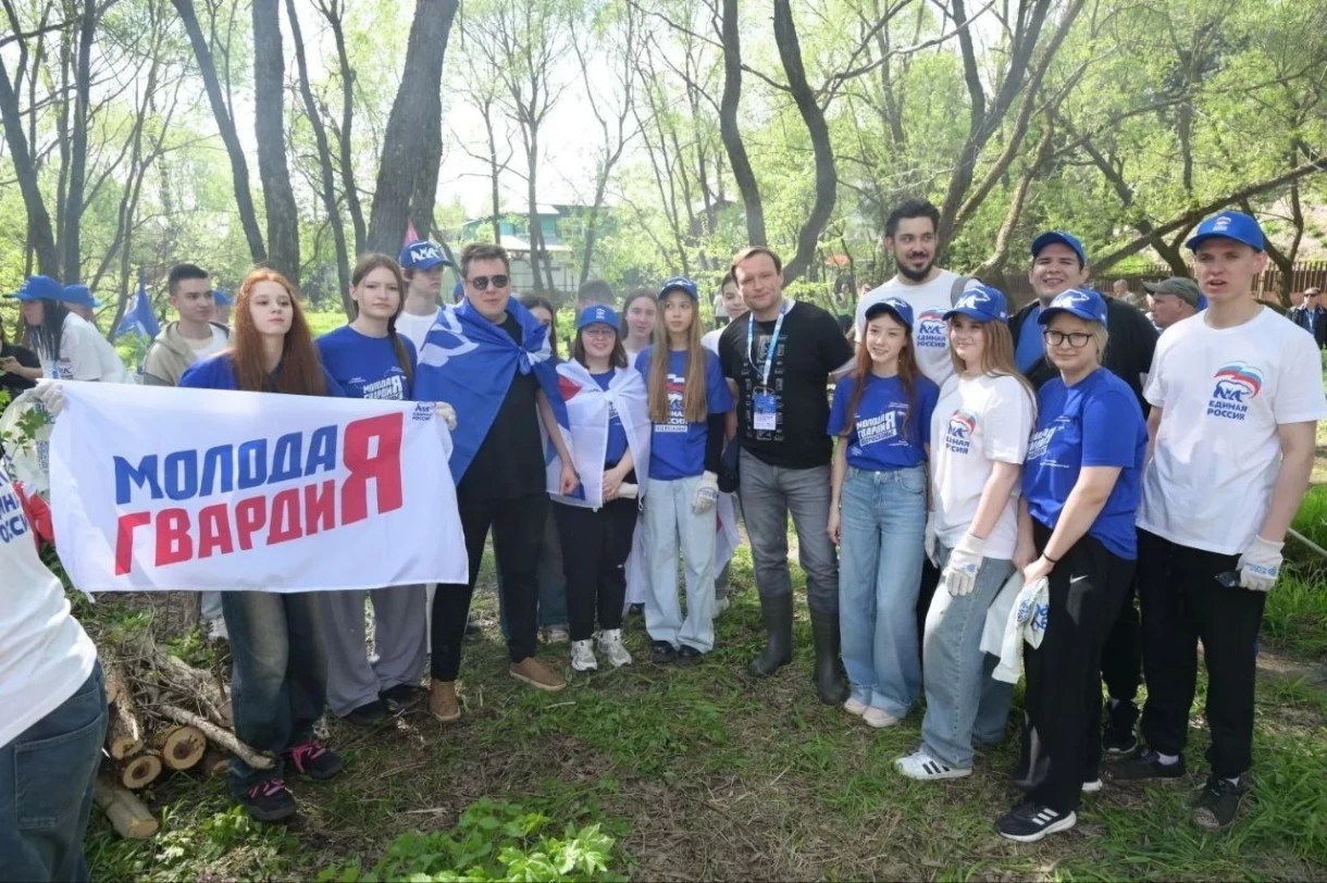 Руки помощи реке: в Сергиевом Посаде прошла акция «Вода России»