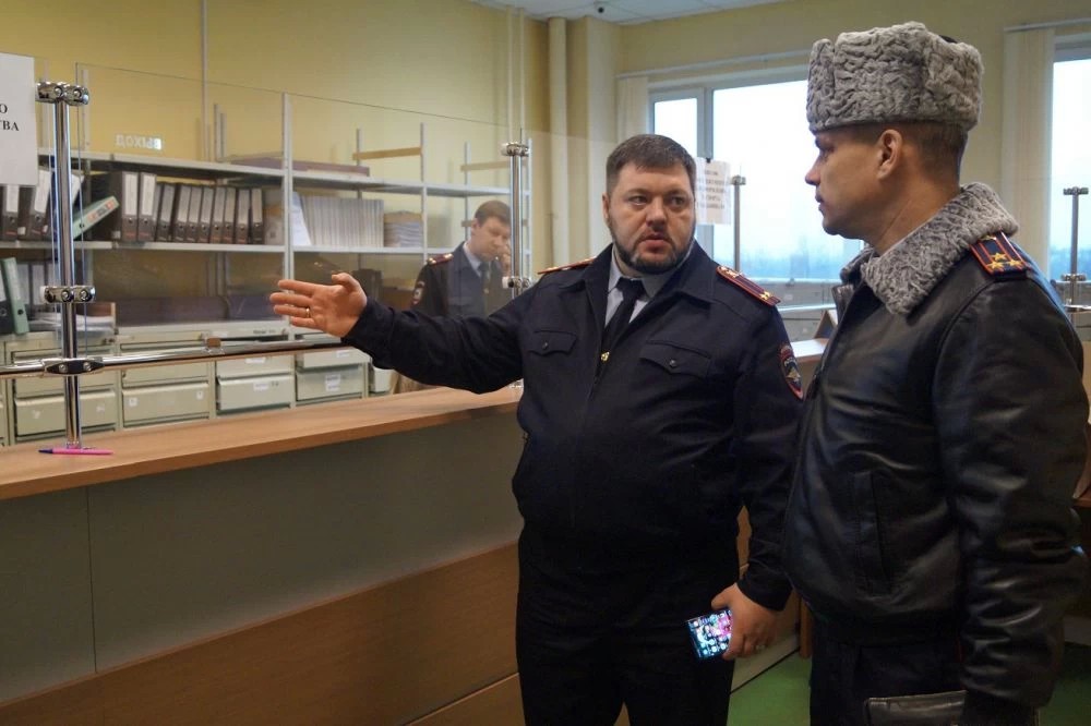 Общественники и руководство УМВД проверили качество оказания госуслуг