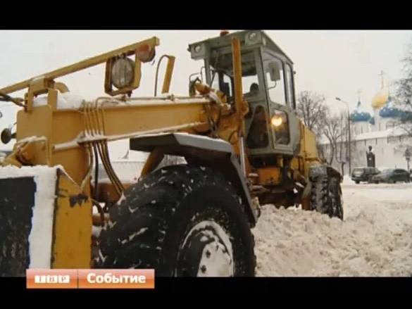 Городские коммунальные службы наконец масштабно взялись за очистку улиц от снега