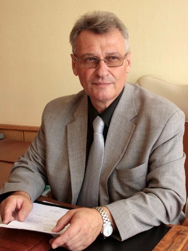 Скончался Юрий Саржевский, бывший директор гимназии № 5