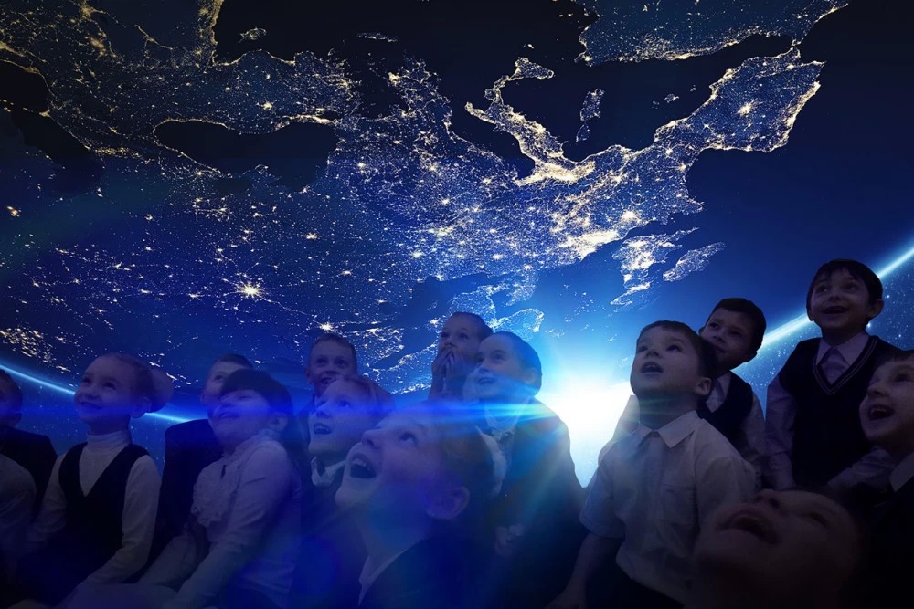 В преддверии Дня Космонавтики в парк «Скитские пруды» приезжает мобильный планетарий