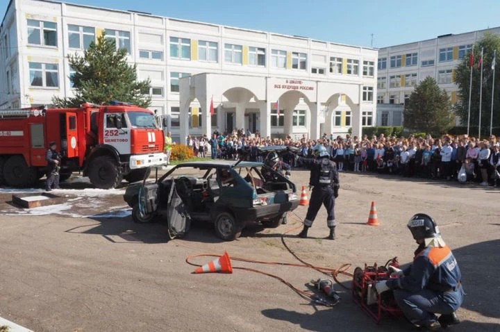 Во всех школах района эвакуировали школьников
