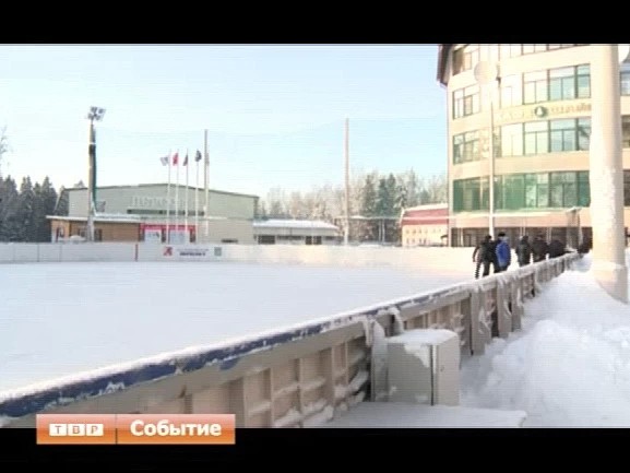 Спорткомплексом больше