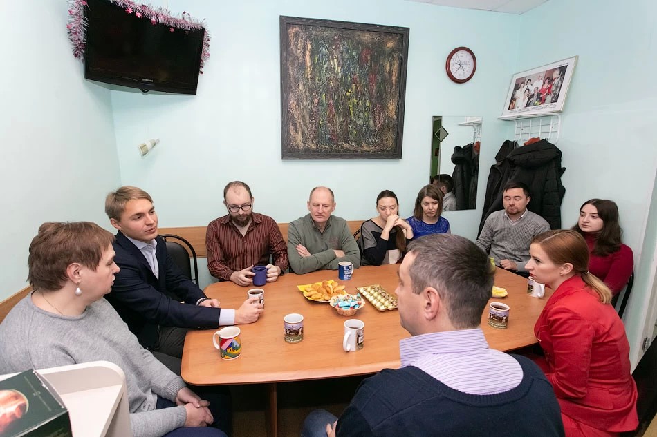 Депутат поздравил газету 