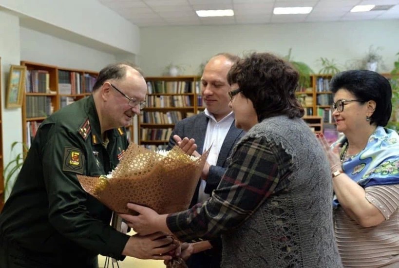 Поздравление накануне праздника