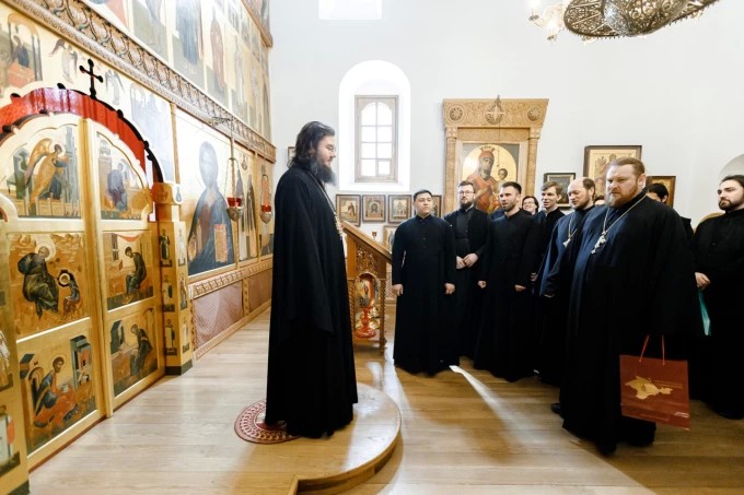 Троице-Сергиеву Лавру посетили студенты Таврической духовной семинарии