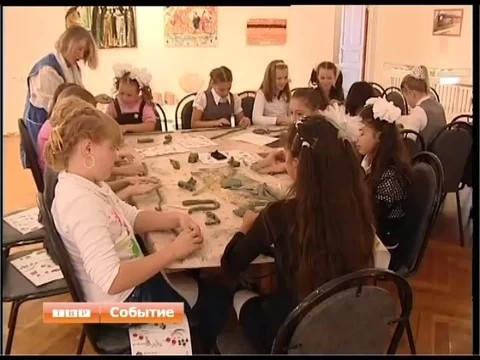 И дети горшки обжигали. В “Конном дворе” прошел мастер-класс для школьников по гончарному ремеслу