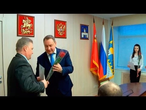 Михаил Токарев наградил ликвидаторов