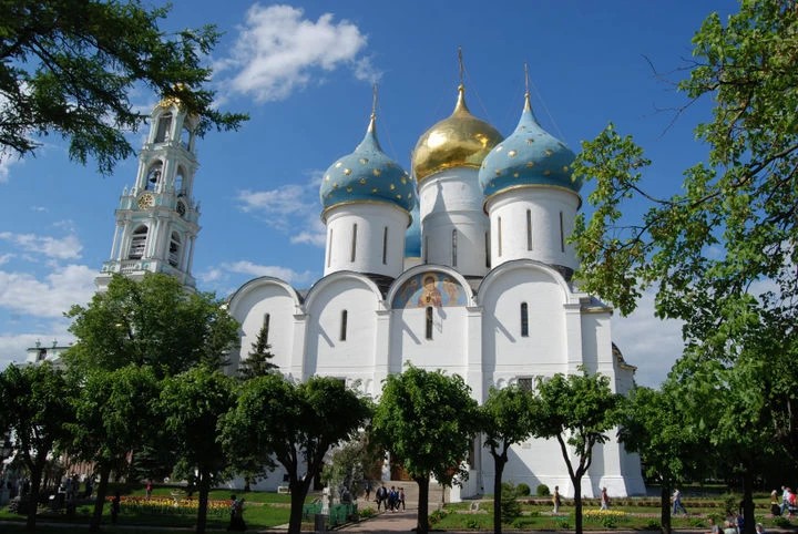 Мундиаль, дороги и образование