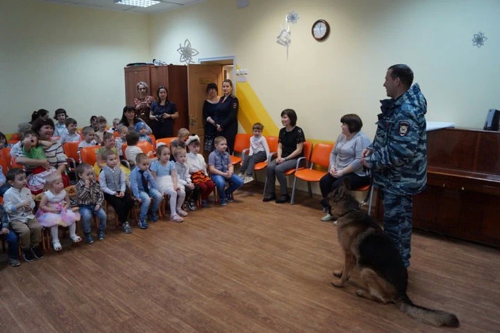 В Сергиево-Посадском округе полицейские провели акцию «Полицейский Дед Мороз»