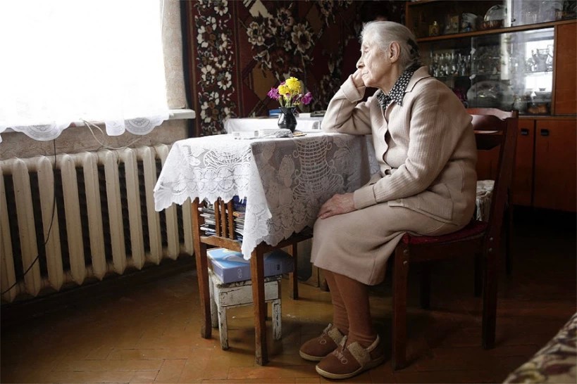 Одинокие пенсионеры Подмосковья старше 65 лет получат дополнительную выплату