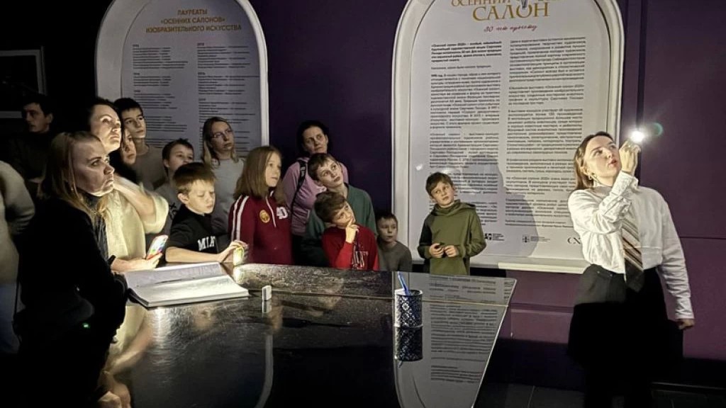 Посетители Сергиево-Посадского музея-заповедника знакомились с произведениями искусства с фонарём в руках
