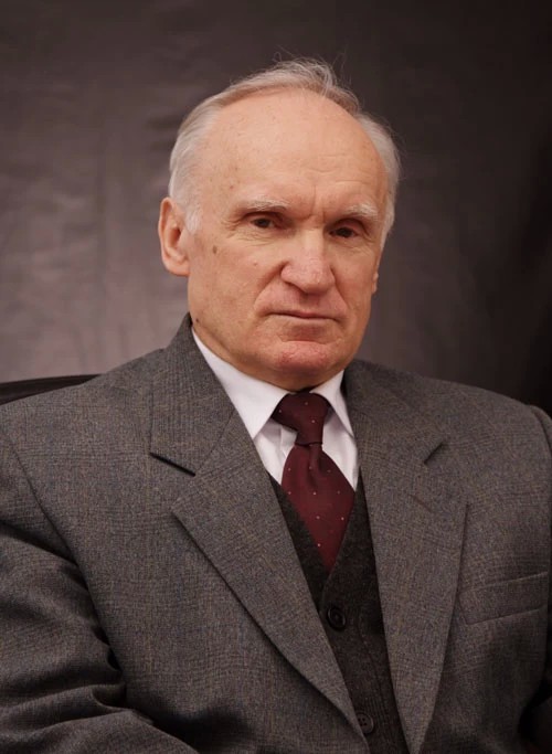 Профессор МДА Алексей Осипов получил награду из рук Патриарха