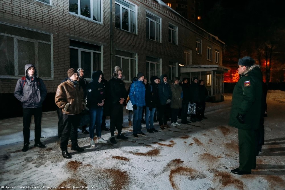 Два десятка призывников покинули Сергиев Посад