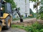 Возле многоквартирных домов строят парковки