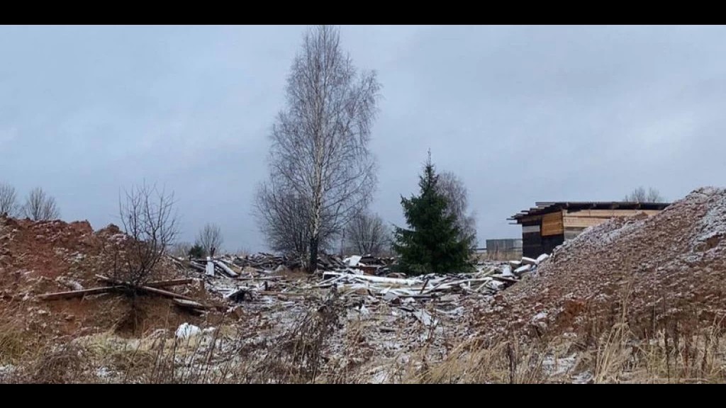 Личность ответственного за незаконную свалку со строительными отходами установят