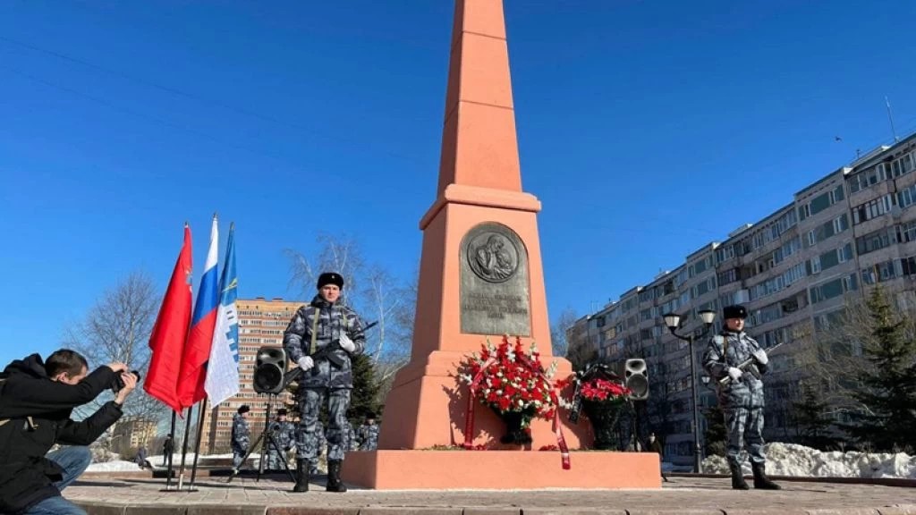 Сотрудники Росгвардии в Подмосковье почтили память погибших в 2000 году боевых товарищей