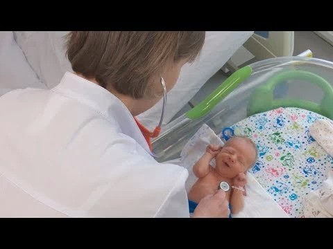 Теперь, не покидая роддом, можно оформить свидетельство о рождении ребёнка