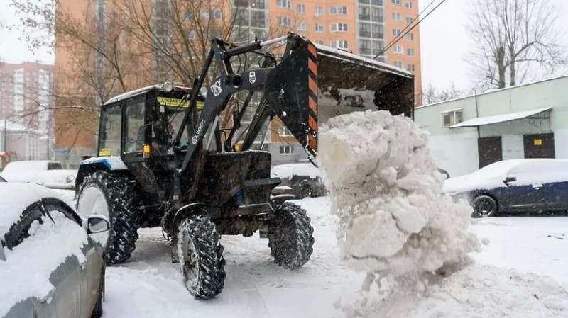 Свыше 16 тысяч кубометров снега вывезли за сутки в Подмосковье