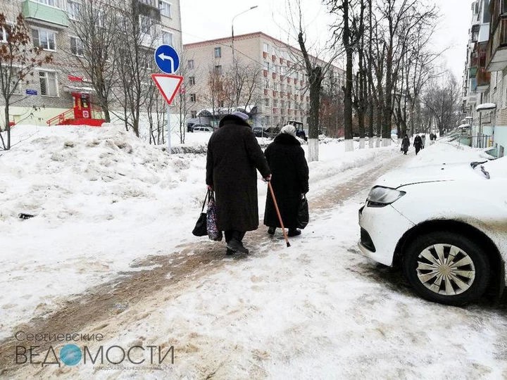 Скользкая тема февраля: жители жалуются на гололед