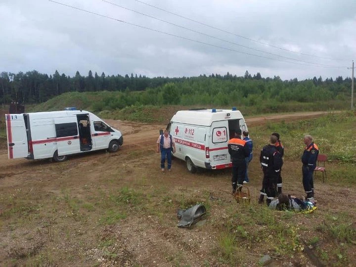 В Сергиево-Посадском районе спасатели вывели из леса женщину, сломавшую ногу