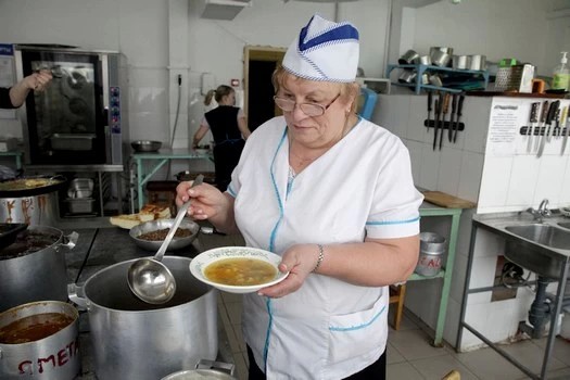 Чем кормят в школе?