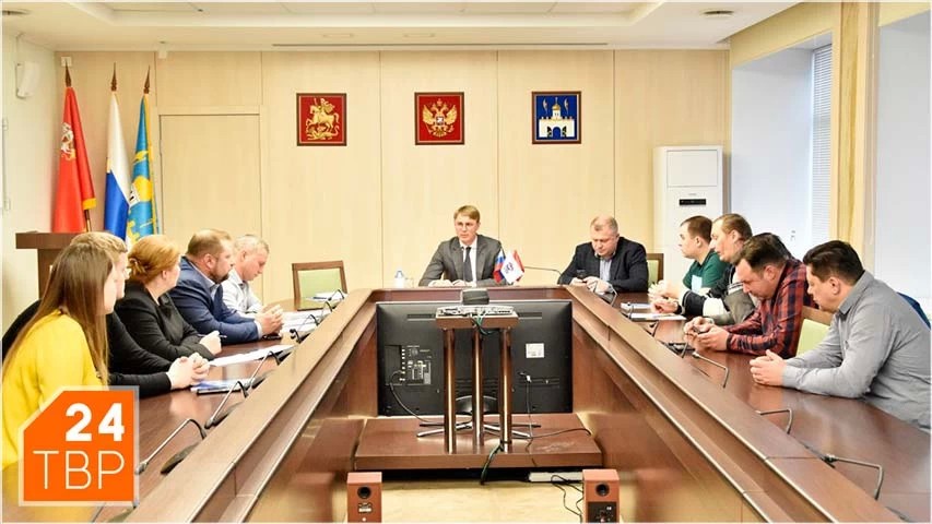 Сергей Двойных провёл совещание с перевозчиками по вопросам безналичной оплаты проезда