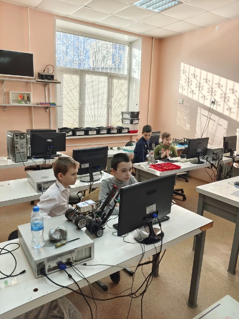1 апреля родители юных сергиевопосадцев могут подать заявление на прием в Центр технического творчества «Юность»