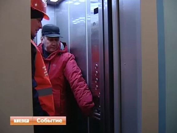 В микрорайоне Ферма прошли пуско-наладочные работы лифтового оборудования в двух многоэтажных домах